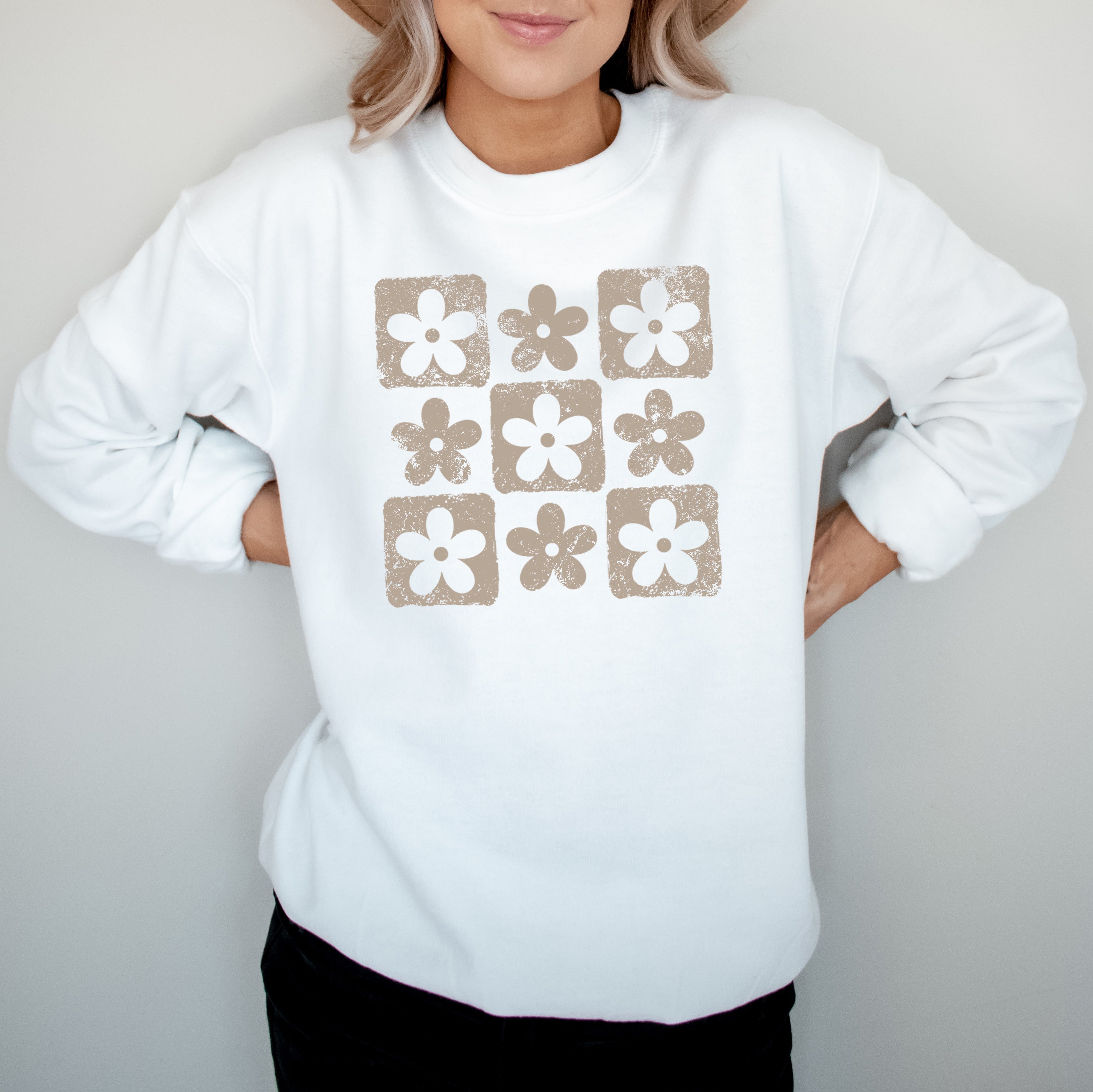 Retro Checkered Flowers Sweatshirt